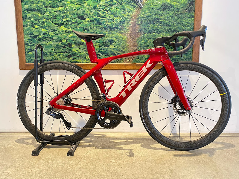 カラーオーダーした夢の１台！Madone SLR7が入荷！ 組み立てました！