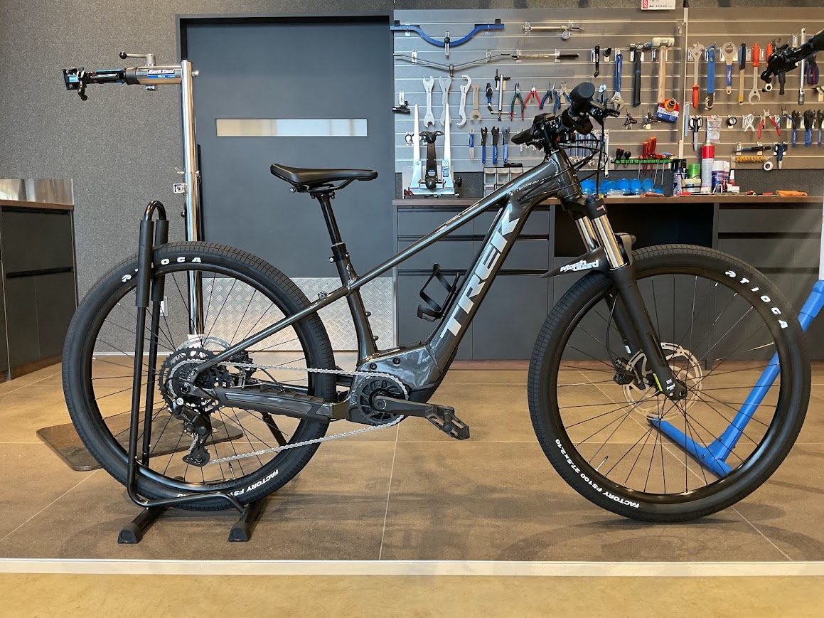 TREK MTB【Marlin+ 6】＆ロードバイク【Madone SL 5 Gen 8】をご納車しました。