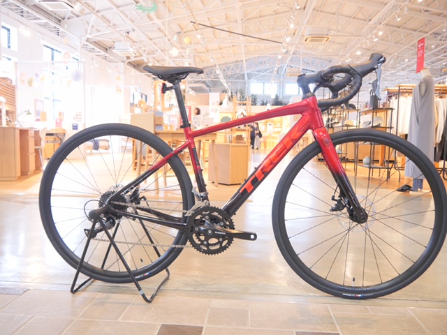 TREKエンデュランスロードバイク　DOMANE ALシリーズで冒険に出掛けてみてください
