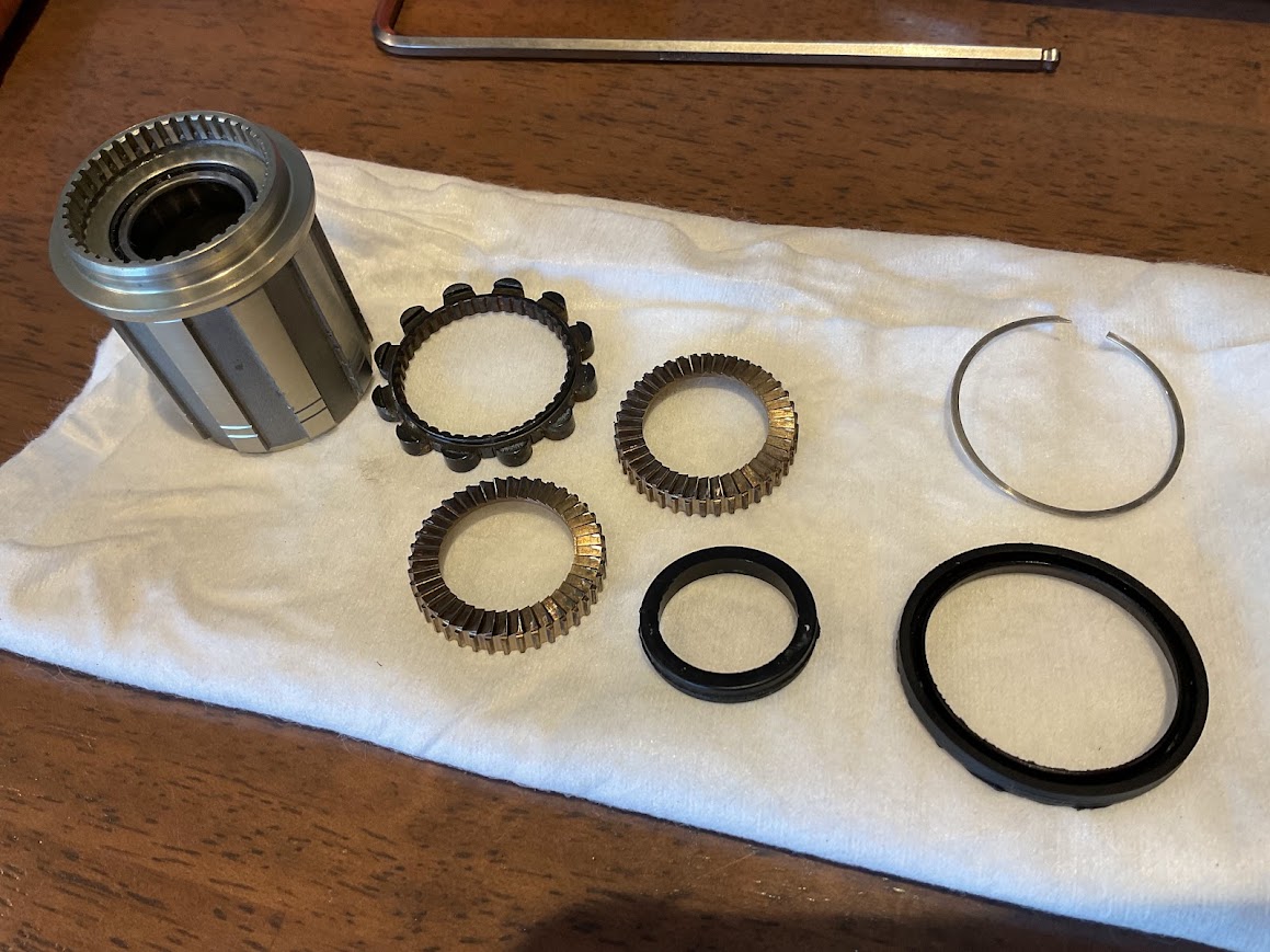 スポーツ自転車のテック作業いろいろやってるバイシクルネコモト楽々園です！